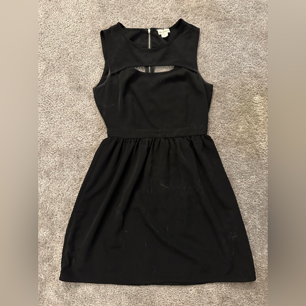 Elegant Black Sleeveless Dress